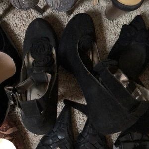 Sexy Black Suede Heels w/Roses